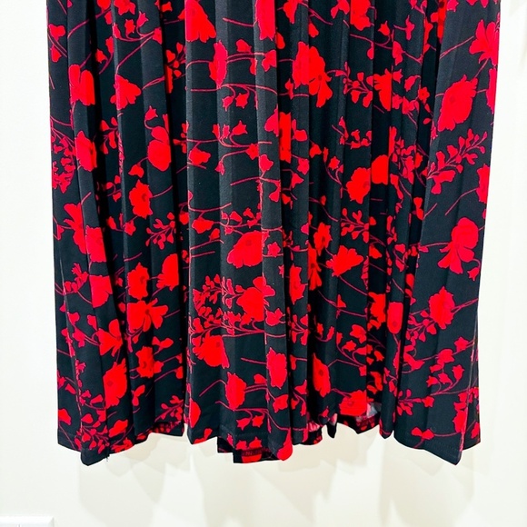 TOMMY HILFIGER Black & Red Pleated Floral Midi Dress - Picture 10 of 11